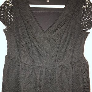 Eyelit Peplum
